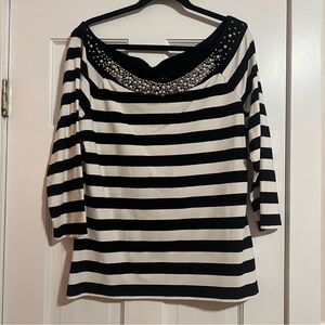#117 WHITE HOUSE BLACK MARKET PEARL RHINESTONE EMBELLISHED TOP XL